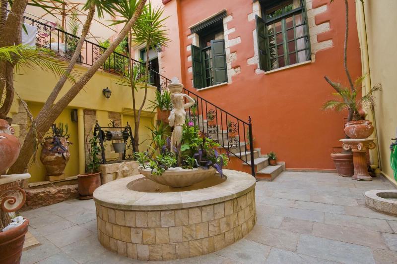 Casa Leone Hotel 3*